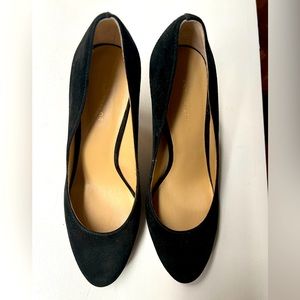 Black Suede Ann Taylor Round Toe Pumps 6.5